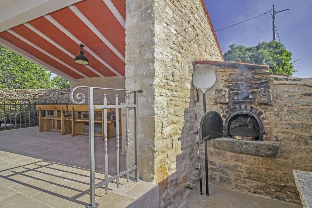 Villa Marija In Pekici Svetvincenat Exterior photo